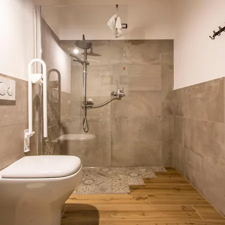 Fattoria Dei Castagni  *